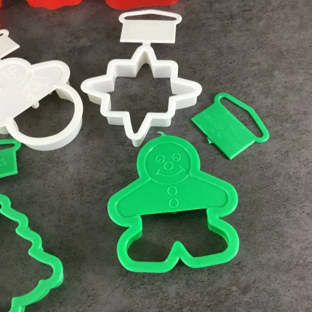 Wilton Mini Christmas Cookie Cutters Set Of 7 Plastic Shapes Bear Santa Tree Sno